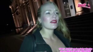 versaute blondine